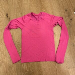 LULULEMON LONG SLEEVE SWIFTLY TECH! SIZE 2! HOT PINK